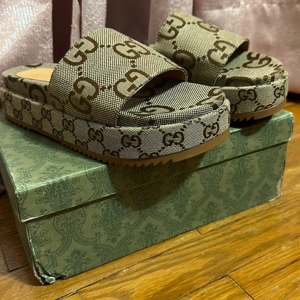 Gucci Platform Slides. Never been worn! I would like to keep the box though 🥰